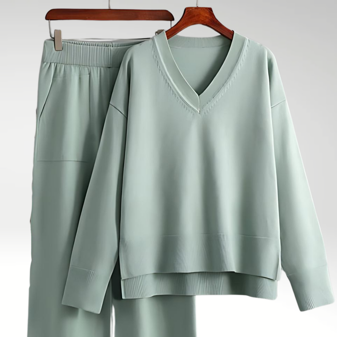 Carol | Two-Piece Set with V-Neck