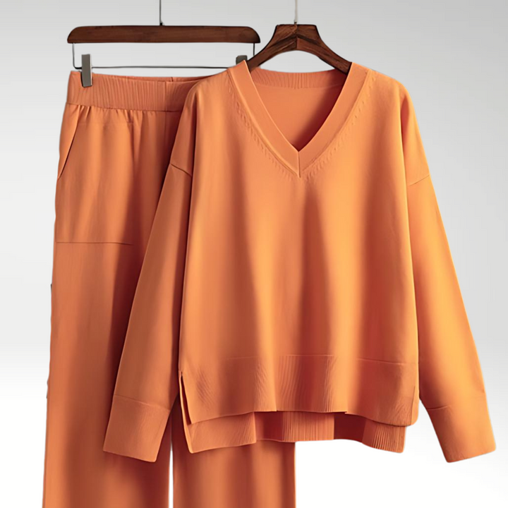 Carol | Two-Piece Set with V-Neck