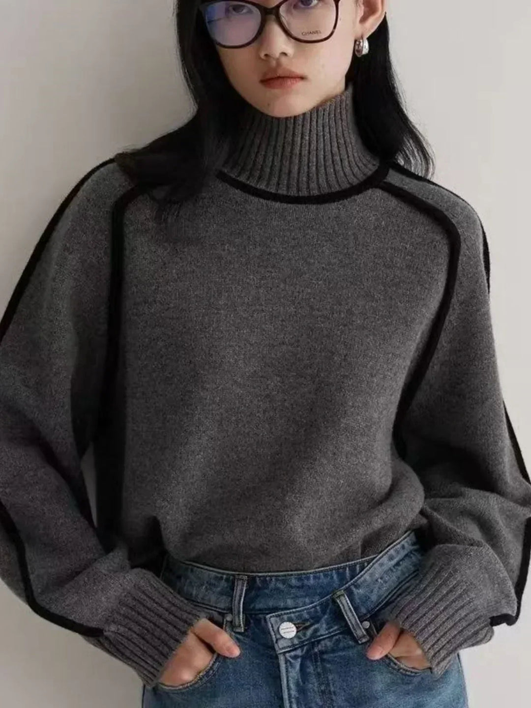 Donna | Turtleneck Sweater with Refined Design