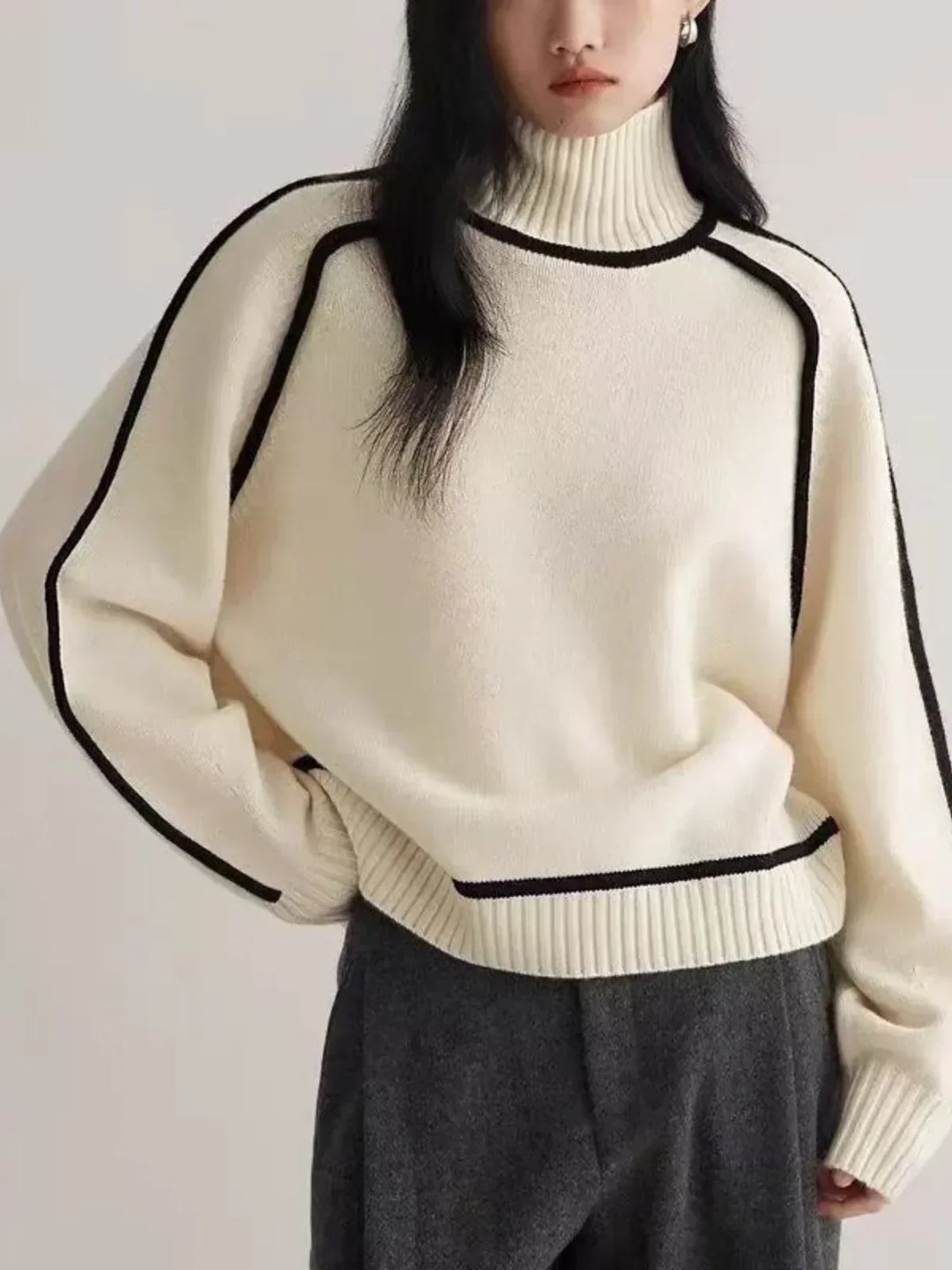 Donna | Turtleneck Sweater with Refined Design